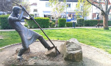 Statuia Steinbrecher din Dossenheim (Germania)
