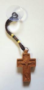 ÷ Breloc cruce auto lemn