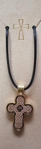÷ Colier Cruce lemn rama metal
